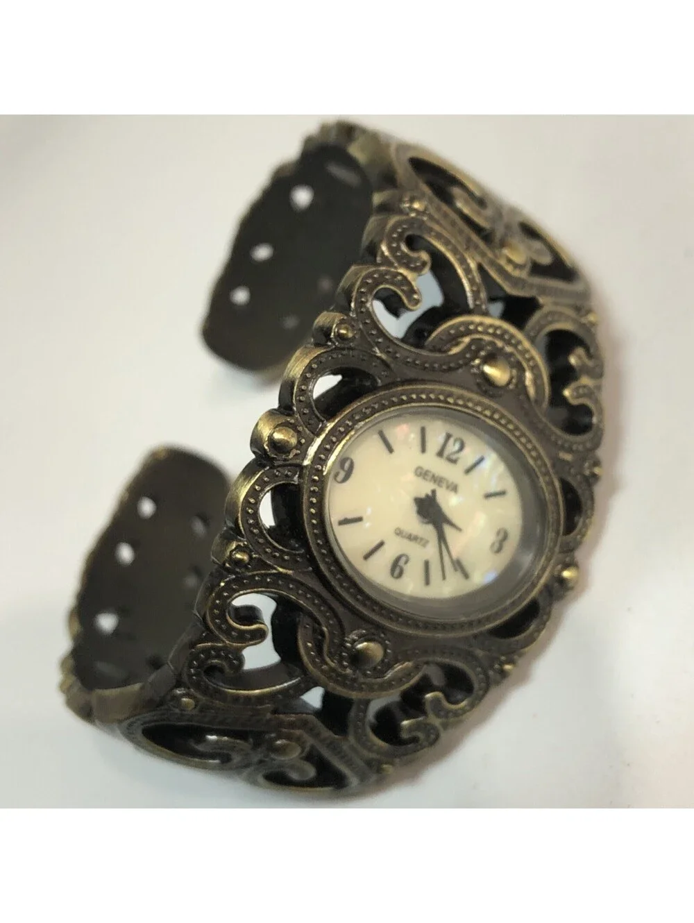 Geneva Cuff Womens Watch Working gold tone sw-273